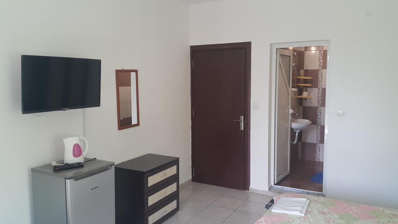 На Гости При Силвия Obzor Exterior photo